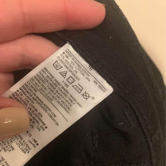 Old Navy Black Denim High-rise cutoff Jeans - Picture 4 of 4